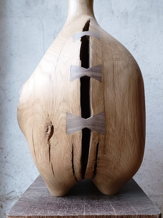 Image 1 of Gran jarrón/escultura en roble macizo tallado