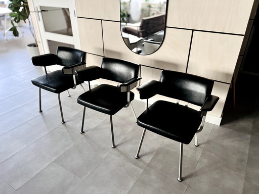 Ahrend Friso Kramer Resort chairs 1960s black leather
