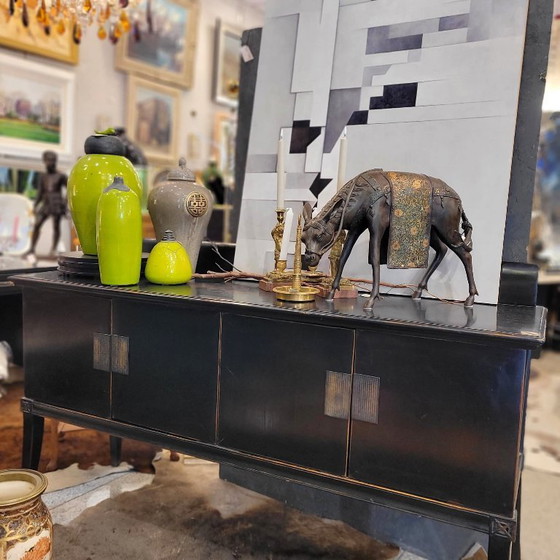 Image 1 of Buffet oriental en bois laqué et poignées gravées sur bois, XXe siècle – Japon