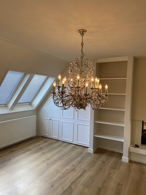 Image 1 of Lampadario con 16 attacchi (E14) + luci LED