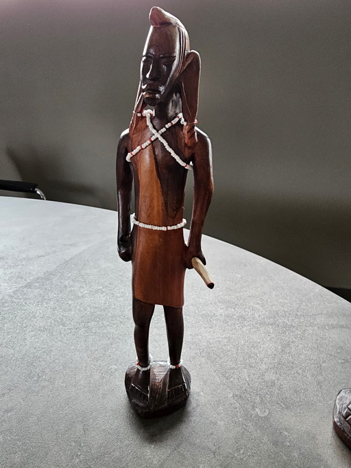 2x Sculptures