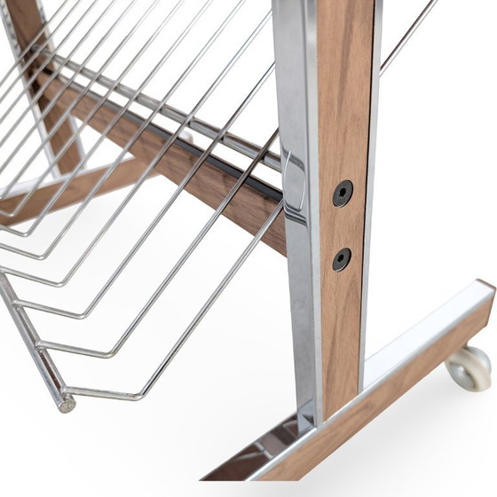 Image 1 of Tavolino laterale di metà secolo, tavolino da caffè vintage, carrello portagiornali in teak