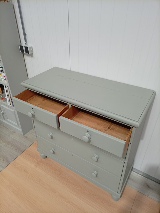 Image 1 of Vintage chest of drawers