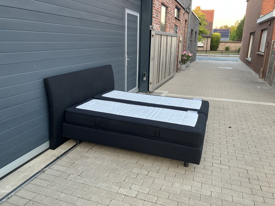 Image 1 of Auping Boxspring 160x200 nero con materassi Auping Cresto in ottime condizioni!