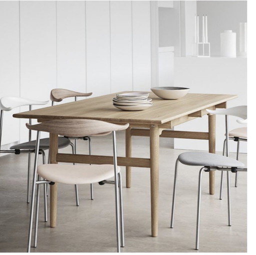 HAns J Wegner CH327 Dinning Table  Manufactured by Carl Hansen&Son