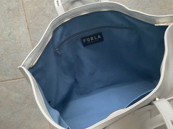 Furla, bolso shopper grande de cuero azul claro. – Bolsos tote (photo 8 of 14)