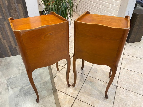 Image 1 of Coppia di comodini in stile Luigi XV con cassetto e nicchia