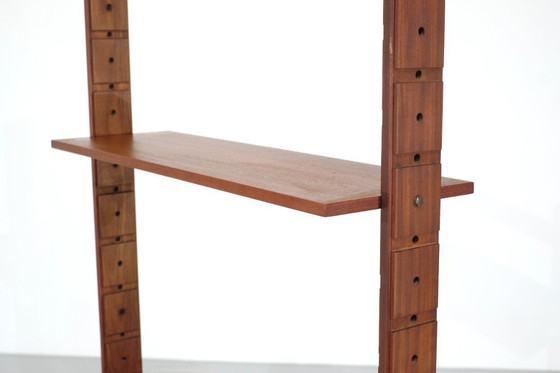 Image 1 of Italiaanse boekenplanken in teakhout - jaren 60