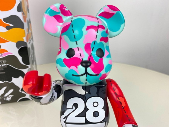 Image 1 of Bearbrick BAPE A BATHING APE 28. Jubiläum 03 CAMO #3 400% MEDICOM Toys