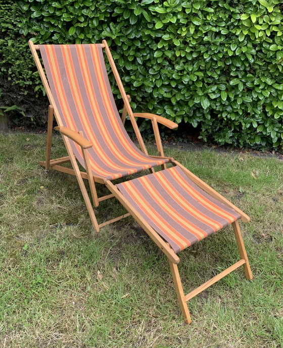 Image 1 of Vintage beach chair with footstool