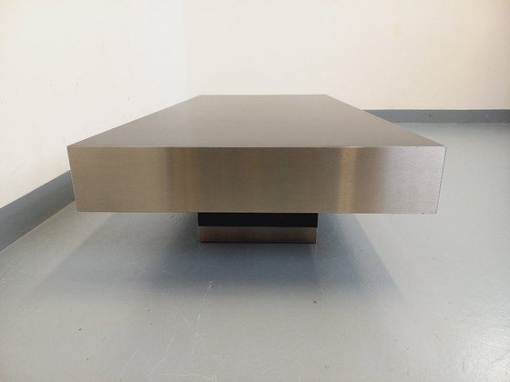 Image 1 of Vintage Willy Rizzo salontafel uit de jaren 70, gemaakt van geborsteld aluminium en zwart laminaat.
