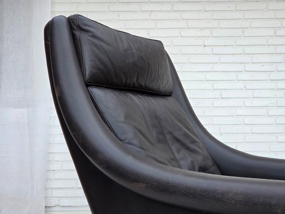 Image 1 of Deense draaibare fauteuil met hoge rugleuning uit de jaren 60 van Aage Christensen, meubelleer