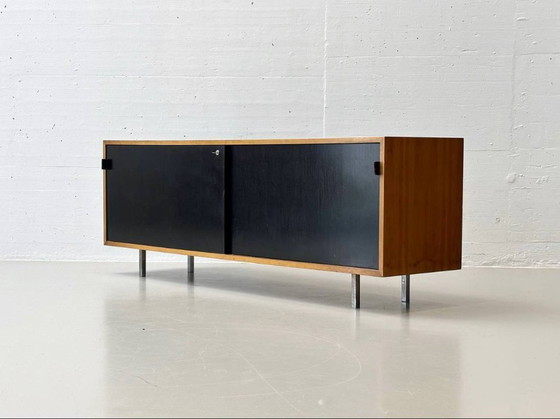 Image 1 of Aparador de nogal de Knoll International, años 60