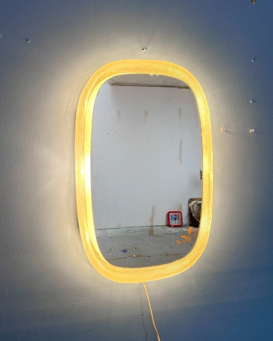 Image 1 of Hillebrand illuminated mirror