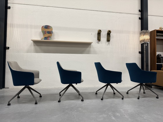 Image 1 of 4 Mara Twist Esszimmerstuhl blau