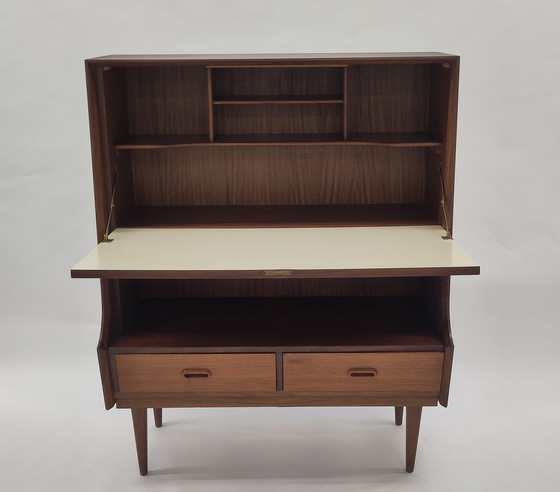 Image 1 of Vintage teakhouten Highboard