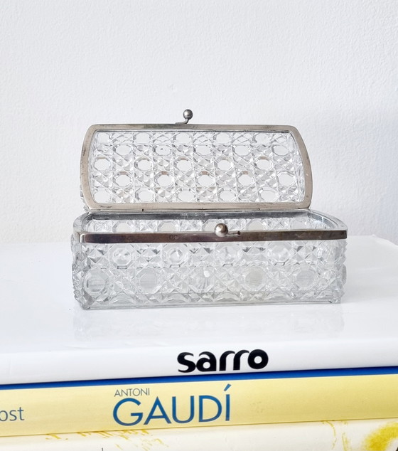 Image 1 of Antike Schmuckschatulle aus Pressglas