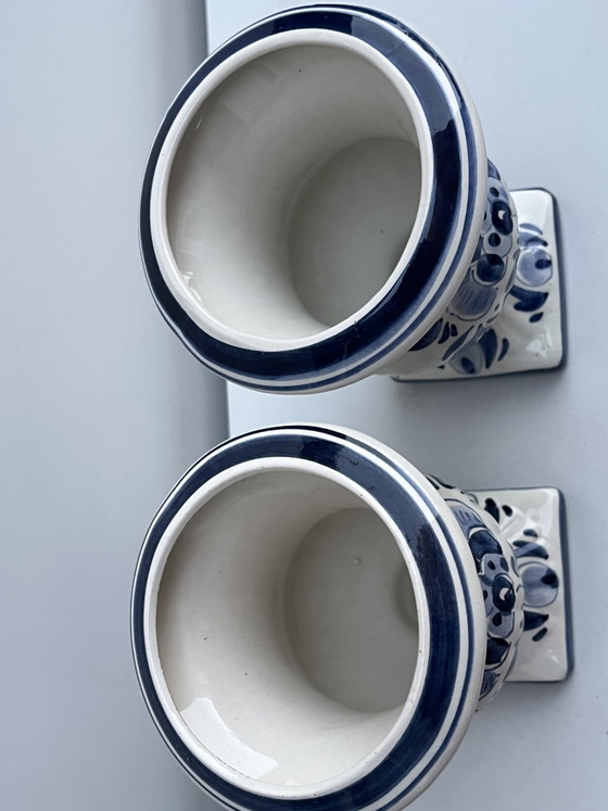 Image 1 of * Delft number 714: 2 small vases 16cm high 12cm diameter 809 grams