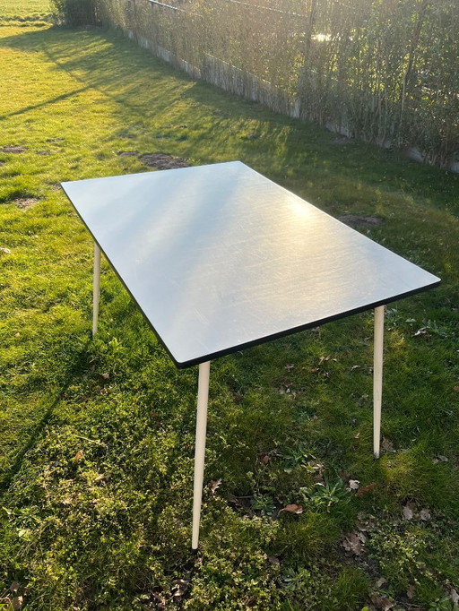 Set Formica Tafel En 4 Stoelen + Krukje