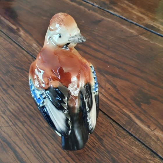 Image 1 of Figurine d'oiseau en céramique représentant un geai, 15 cm