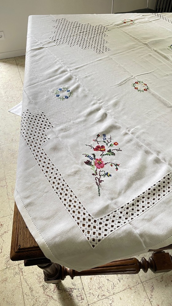 Image 1 of Rectangular embroidered tablecloth + 12 vintage napkins