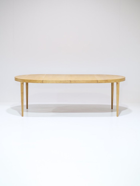 Image 1 of Extendable round dining table Danish oak vintage 1960s