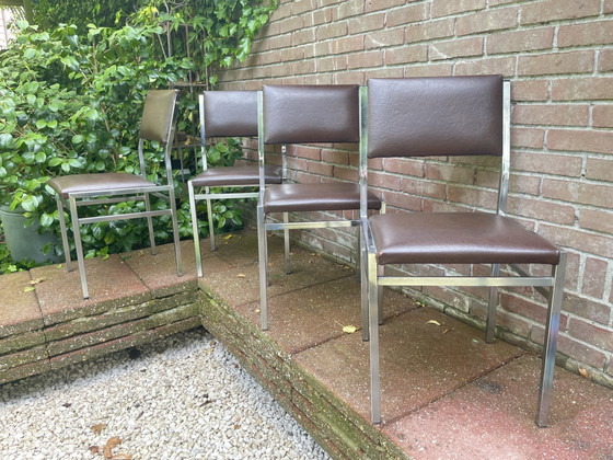 Image 1 of Ensemble de 4 chaises vintage milieu du siècle en chrome et simili cuir