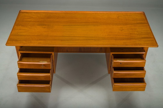 Image 1 of Dänischer Teakholz-Schreibtisch von Peter Lovig Nielsen für Hedensted Mobelfabrik, 1964