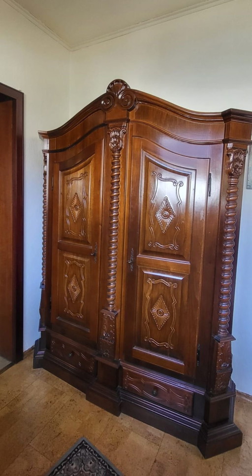 Magnifico Mobile Contenitore in Legno Massello Stile Barocco