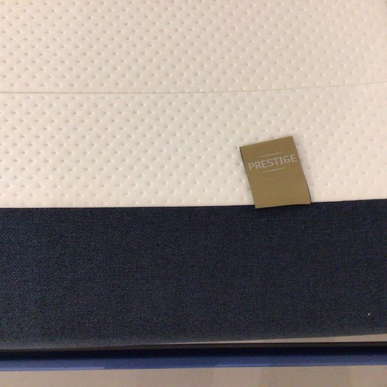 Image 1 of Auping Essential 160 x 200