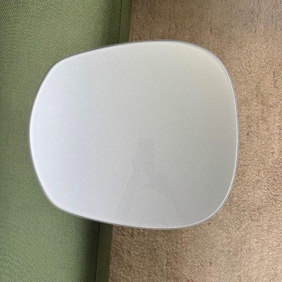 Image 1 of Table design pour ordinateur portable 'Calimero'