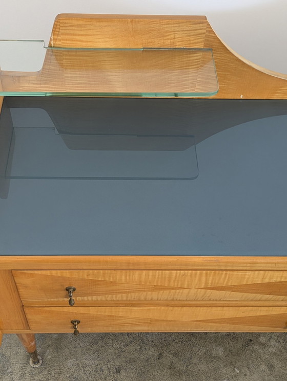 Image 1 of Años 50 - Madera, latón, vidrio - Cómoda y mesilla de noche