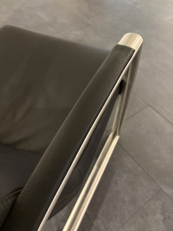 Image 1 of « L’avenir » depuis son fauteuil