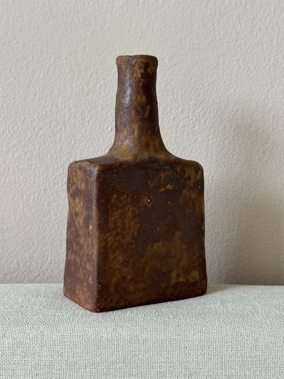 Image 1 of Jarrón de cerámica Mobach con esmalte terracota marrón, firmado