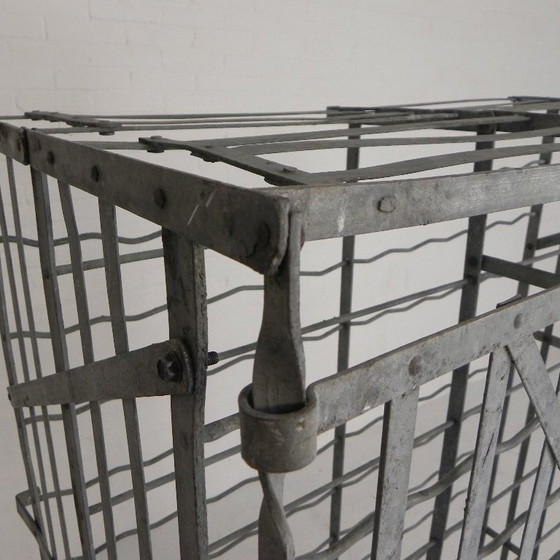Image 1 of Casier à vin rigide Steel Fer pour 300 bouteilles, années 1950