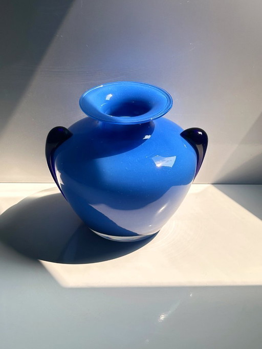 Vase Vintage en verre dépoli Postmoderne Bleu cobalt Ultramarine Vase Fleurs 80's 90's Memphis