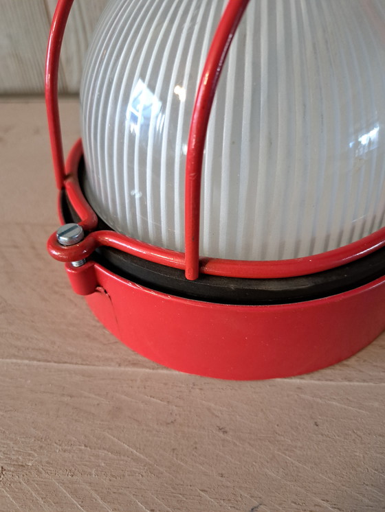 Image 1 of Rote Industriewandlampe aus den 80er Jahren