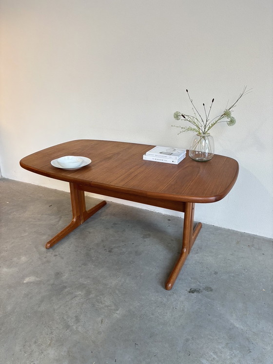 Image 1 of Vintage Deens design eettafel ovaal Skovby