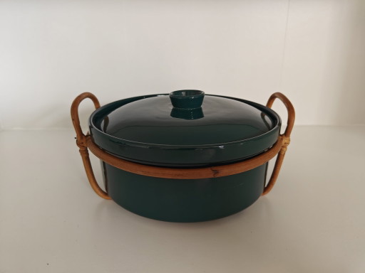 Arabia Finland Kilta Deckelschale mit Rattanhalter – servies, Ceramic (photo 2 of 7)