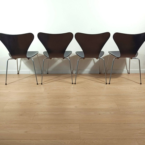 Set aus 4 Butterfly chairs (Modell 3107) von Arne Jacobsen – Fritz Hansen – Esszimmerstühle, Wood (photo 5 of 8)