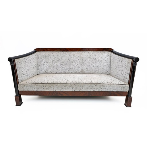 Dos sillones y un sofá de plumas de caoba Biedermeier del siglo XIX, Viena, 1840