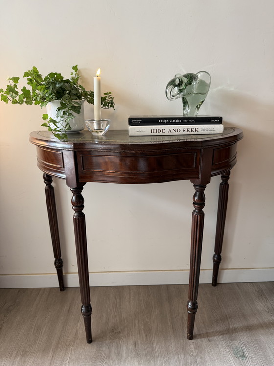 Image 1 of Mesa auxiliar de recibidor semicircular clásica