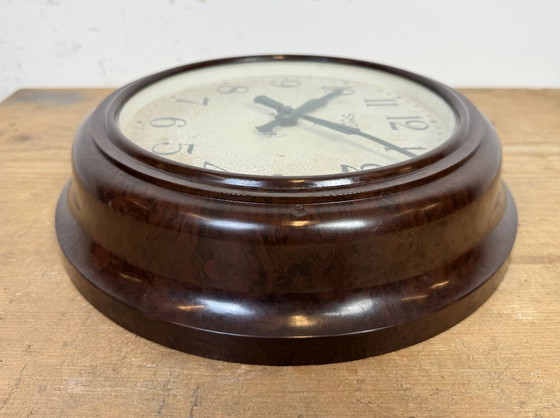 Image 1 of Vintage bruine bakelieten wandklok van Smith, jaren 50