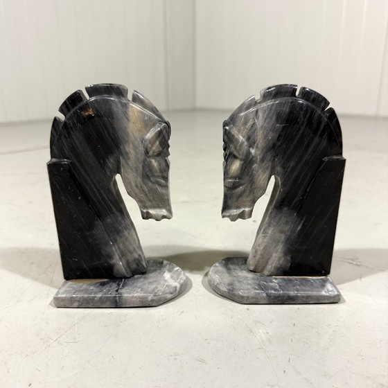 Image 1 of Sujetalibros de mármol cabezas de caballo 1960