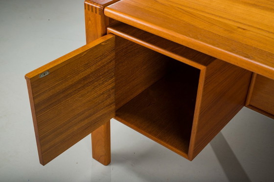 Image 1 of  Freistehender Teakholz-Schreibtisch von Gv Møbler, Mid-Century, 1960er Jahre