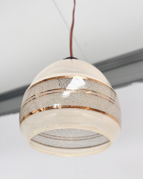Lampada da soffitto beige e color oro, anni '60 – Lampade a sospensione, Glass, Vintage (photo 2 of 6)