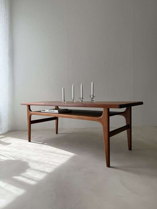 Danish design coffee table refurbished 60s design coffee table Teak