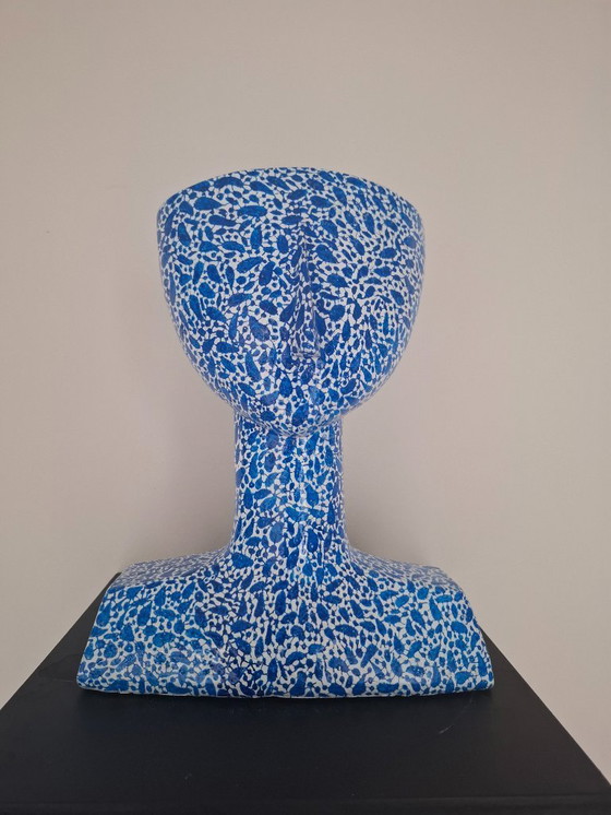 Image 1 of cabeza de mujer abstracta