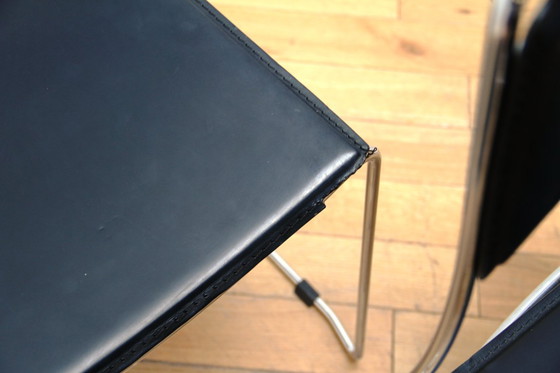 Image 1 of Suite aus 4 Design-Esszimmerstühlen