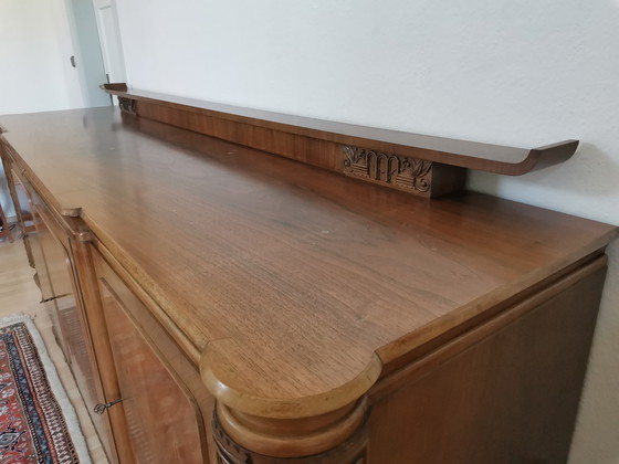 Image 1 of Armoire buffet en noyer caucasien env.1935